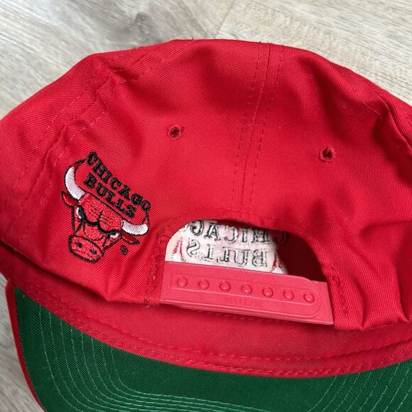 Vintage 1993 Chicago Bulls Hat Snapback NBA Champs 3 Peat Jordan Red G Cap - Picture 2 of 9